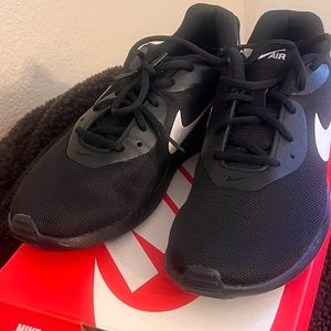 Nike air max oketo size 9